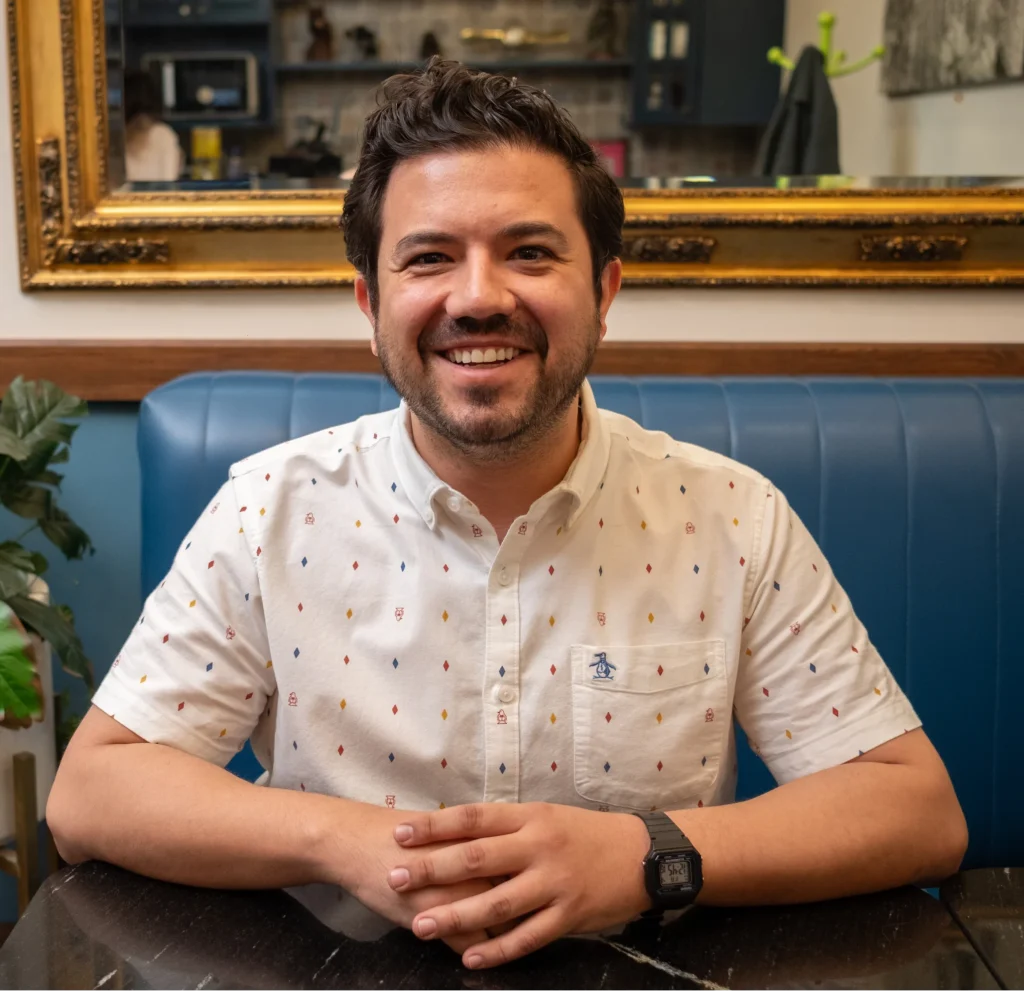 Derecho Administrativo con enfoque estratégico. Defendemos tus derechos ante multas, clausuras y actos de autoridad, protegiendo tu operación y patrimonio.